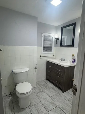 3 bed, 1 bath apartment for rent at 166A Chelsea St Unit 1, East Boston — photo 7 of 13