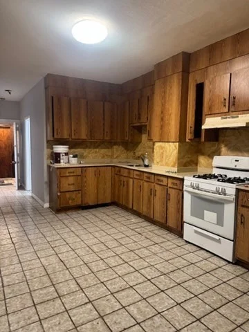 3 bed, 1 bath apartment for rent at 166A Chelsea St Unit 1, East Boston — photo 2 of 13