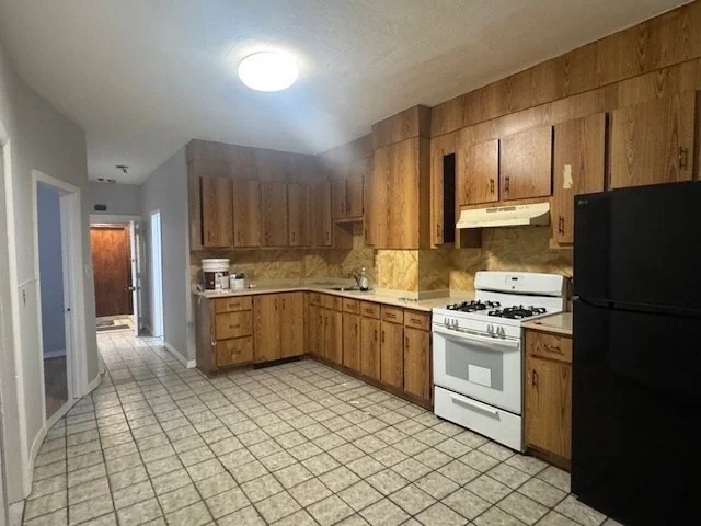 3 bed, 1 bath apartment for rent at 166A Chelsea St Unit 1, East Boston — photo 1 of 13