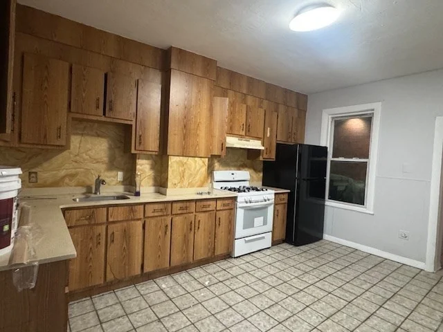 3 bed, 1 bath apartment for rent at 166A Chelsea St Unit 1, East Boston — photo 3 of 13