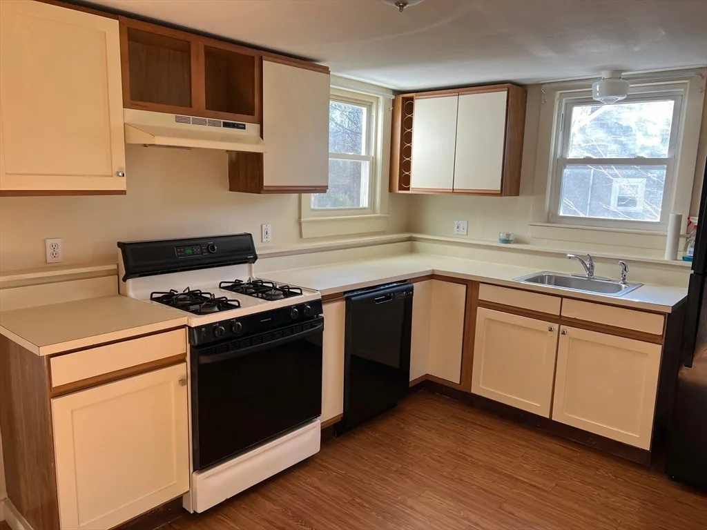2 bed, 1 bath apartment for rent at 167-169 Pleasant St Unit 2, Whitman — photo 1 of 15
