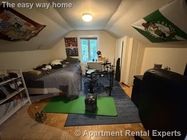 4 bed, 2 bath apartment for rent at 167-169 Summer St Unit 2, Arlington Center — photo 6 of 11