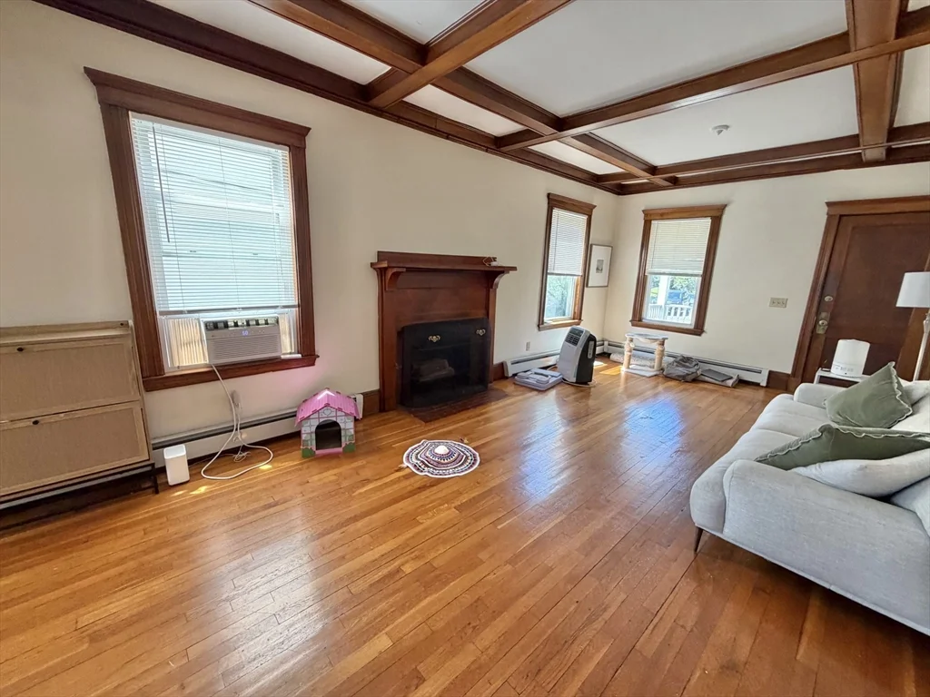 3 bed, 1 bath apartment for rent at 167 Allston St Unit 1, West Medford — photo 3 of 22
