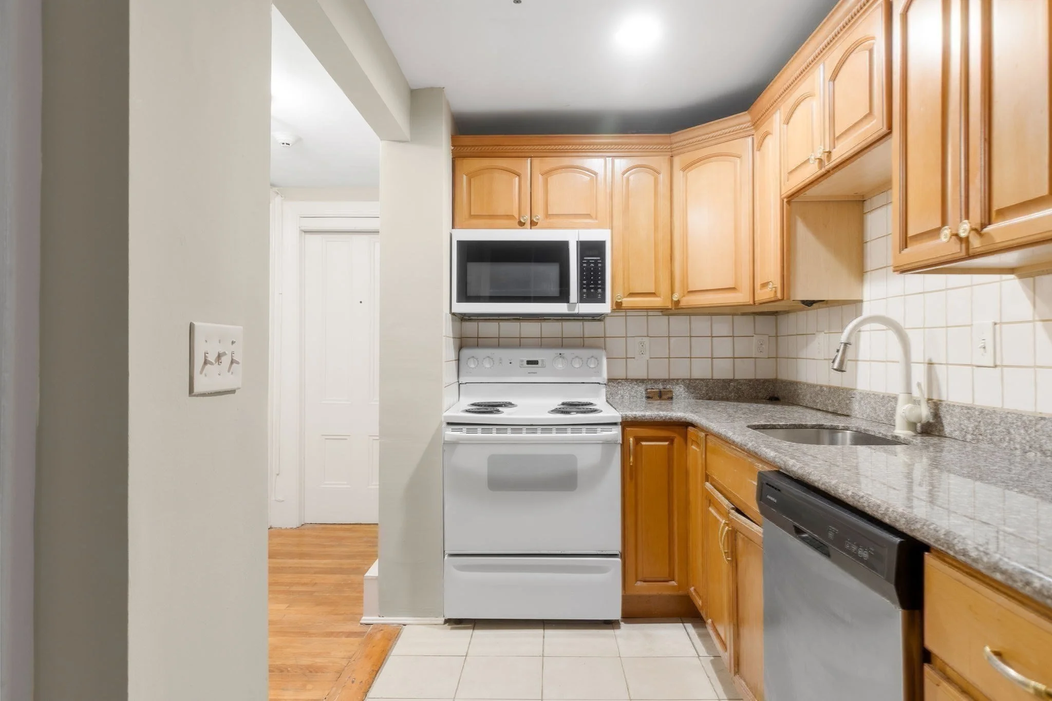 1 bed, 2 bath apartment for rent at 167 Beacon St Unit 1/3, Back Bay — photo 13 of 16