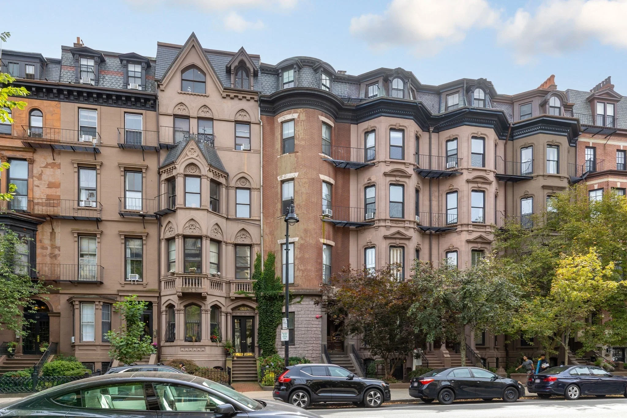 1 bed, 2 bath apartment for rent at 167 Beacon St Unit 1/3, Back Bay — photo 2 of 16