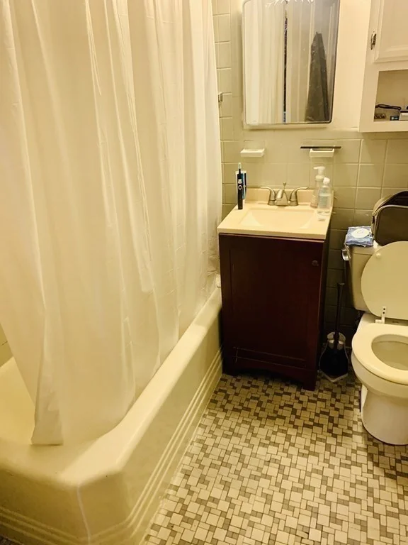 Studio bed, 1 bath apartment for rent at 167 Beacon St Unit 1, Back Bay — photo 4 of 11