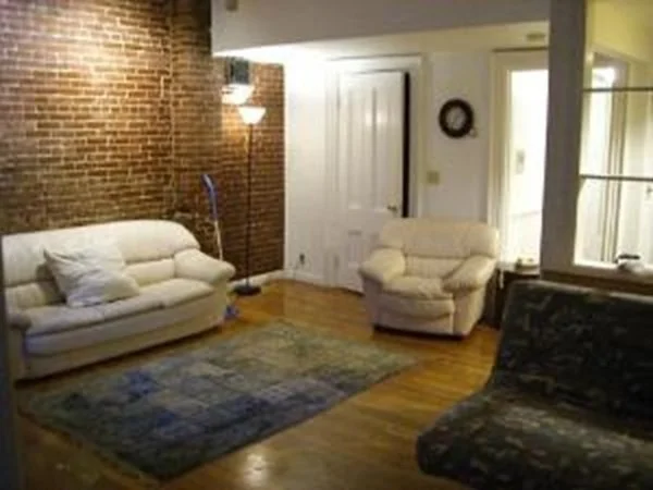 Studio bed, 1 bath apartment for rent at 167 Beacon St Unit 1, Back Bay — photo 2 of 11