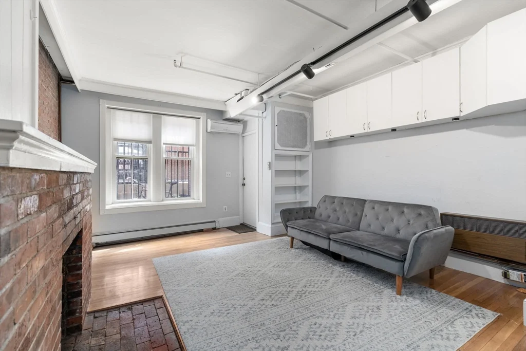 Studio bed, 1 bath apartment for rent at 167 Beacon St Unit 2, Back Bay — photo 6 of 18