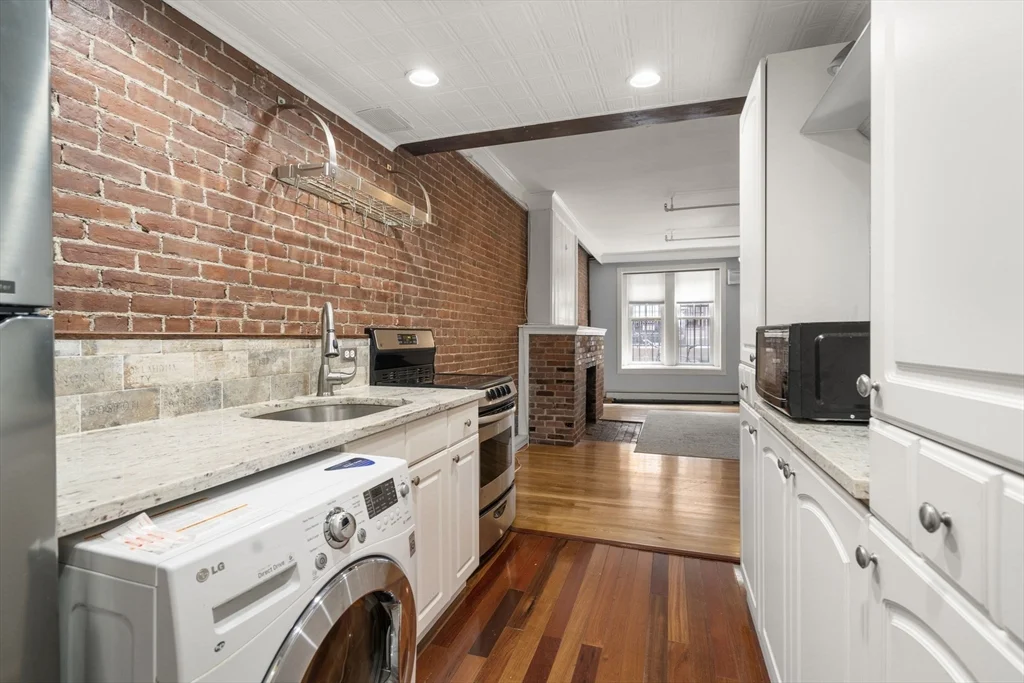Studio bed, 1 bath apartment for rent at 167 Beacon St Unit 2, Back Bay — photo 10 of 18