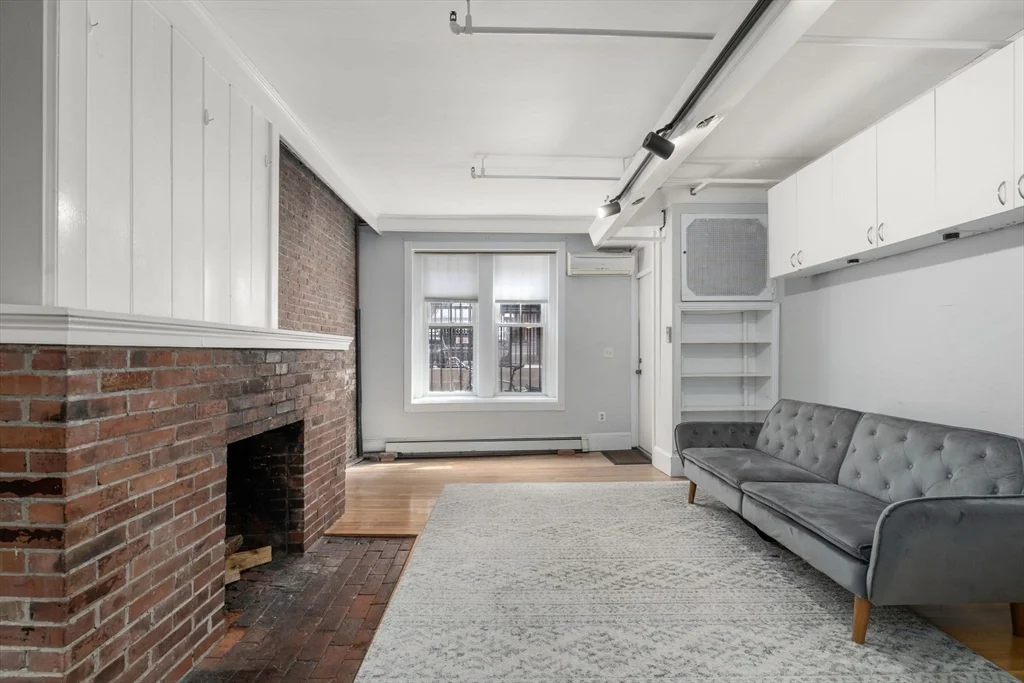 Studio bed, 1 bath apartment for rent at 167 Beacon St Unit 2, Back Bay — photo 5 of 18