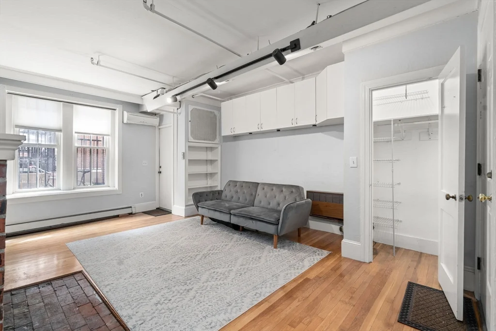 Studio bed, 1 bath apartment for rent at 167 Beacon St Unit 2, Back Bay — photo 7 of 18