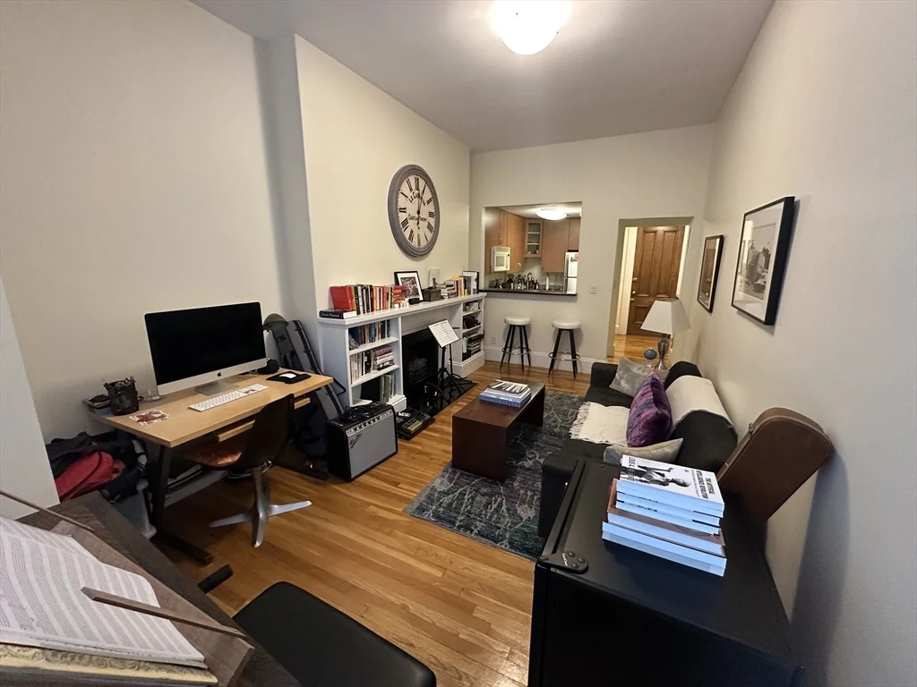 1 bed, 1 bath apartment for rent at 167 Beacon St Unit 9, Back Bay — photo 6 of 11