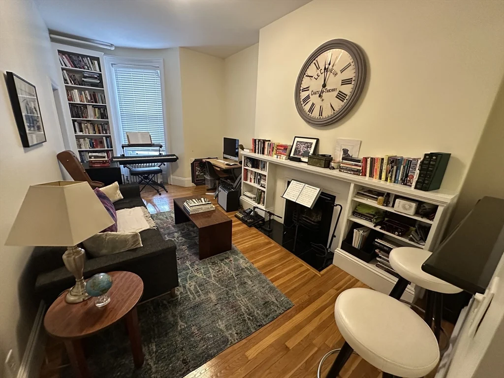 1 bed, 1 bath apartment for rent at 167 Beacon St Unit 9, Back Bay — photo 5 of 11