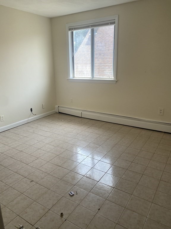 4 bed, 1 bath apartment for rent at 167 College Ave Unit 3, Tufts University — photo 4 of 10