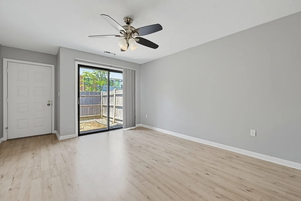 3 bed, 1 bath apartment for rent at 167 Greenbrook Dr Unit 167, Stoughton — photo 9 of 40