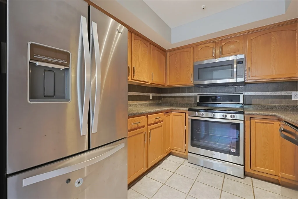 3 bed, 1 bath apartment for rent at 167 Greenbrook Dr Unit 167, Stoughton — photo 16 of 40