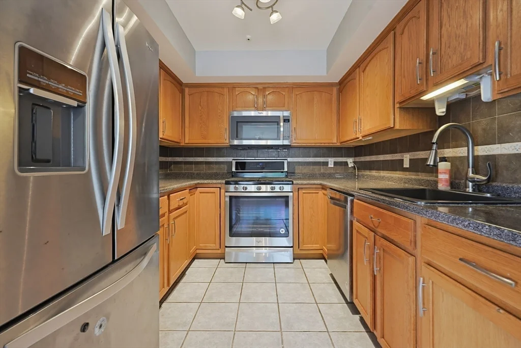 3 bed, 1 bath apartment for rent at 167 Greenbrook Dr Unit 167, Stoughton — photo 13 of 40