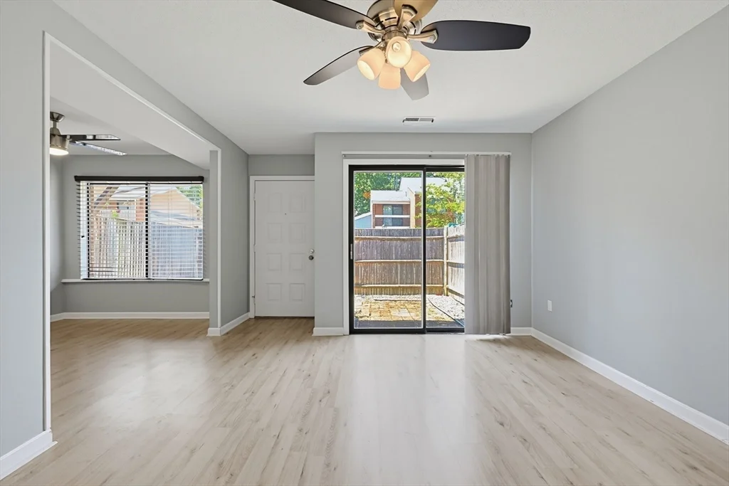 3 bed, 1 bath apartment for rent at 167 Greenbrook Dr Unit 167, Stoughton — photo 6 of 40