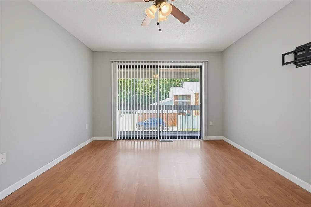 3 bed, 1 bath apartment for rent at 167 Greenbrook Dr Unit 167, Stoughton — photo 33 of 40