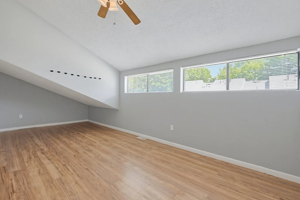 3 bed, 1 bath apartment for rent at 167 Greenbrook Dr Unit 167, Stoughton — photo 22 of 40