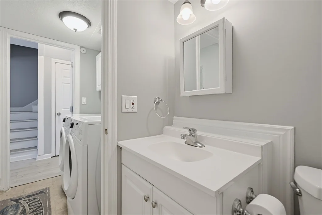 3 bed, 1 bath apartment for rent at 167 Greenbrook Dr Unit 167, Stoughton — photo 20 of 40