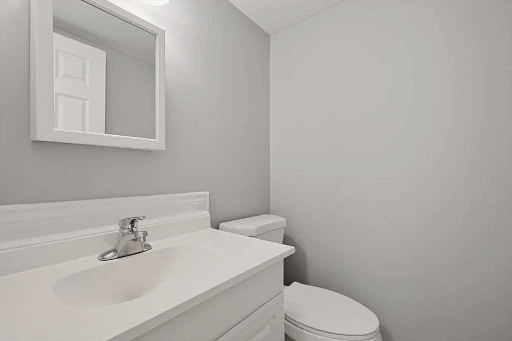 3 bed, 1 bath apartment for rent at 167 Greenbrook Dr Unit 167, Stoughton — photo 19 of 40
