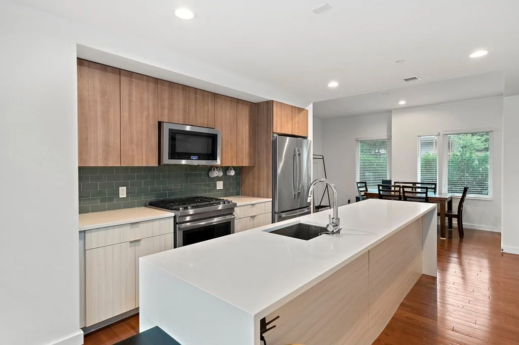 3 bed, 2 bath apartment for rent at 167 Hyde Park Ave Unit 167, Jamaica Plain — photo 3 of 16