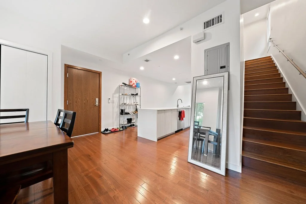 3 bed, 2 bath apartment for rent at 167 Hyde Park Ave Unit 167A, Jamaica Plain — photo 10 of 19