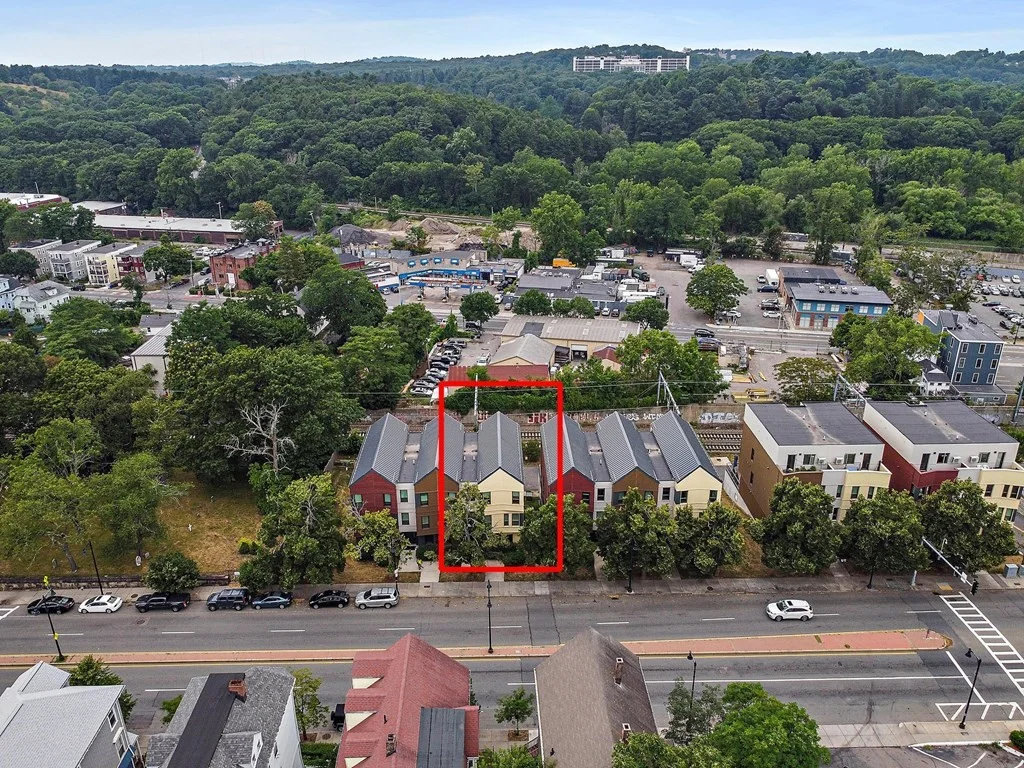 3 bed, 2 bath apartment for rent at 167 Hyde Park Ave Unit 167A, Jamaica Plain — photo 16 of 19