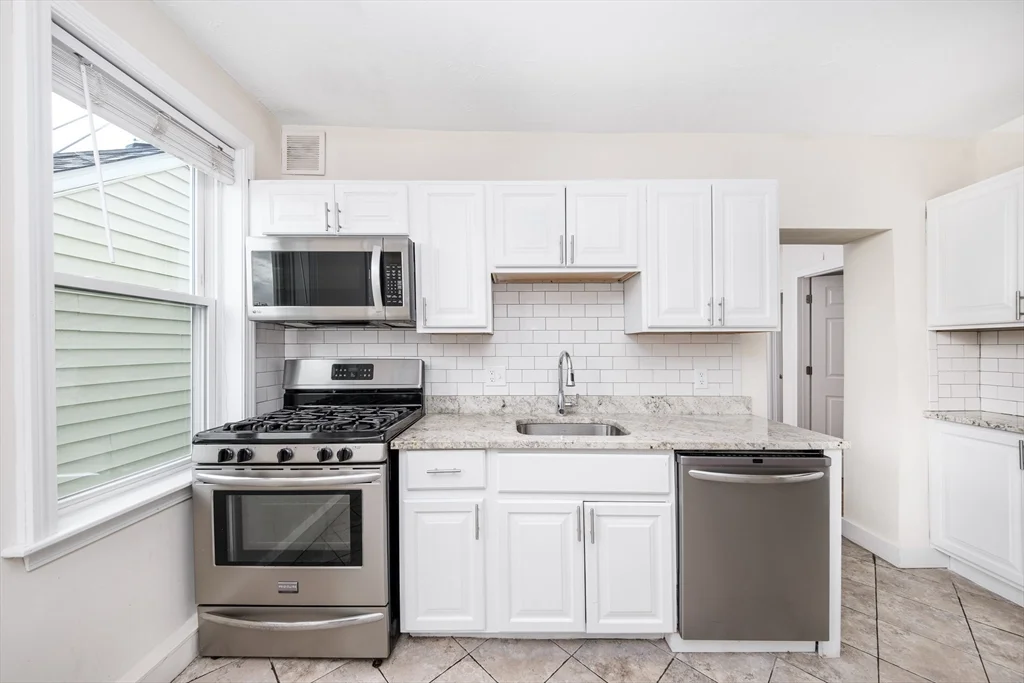3 bed, 1 bath apartment for rent at 167 K St Unit 3, South Boston