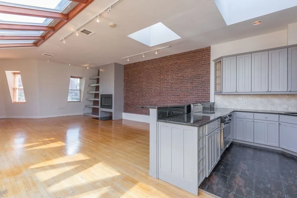 2 bed, 2 bath apartment for rent at 167 Marlborough St Unit 5, Back Bay — photo 4 of 17