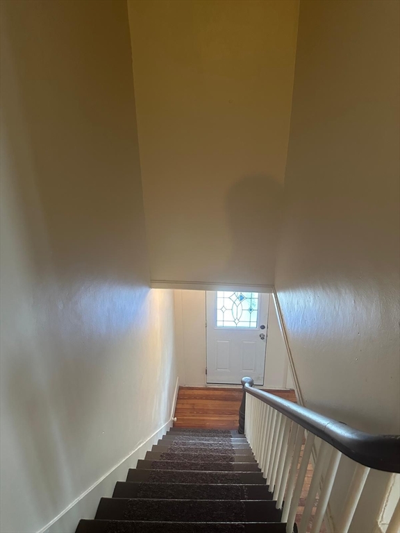 3 bed, 1 bath apartment for rent at 167 Pleasant St Unit 167, Clinton — photo 4 of 4