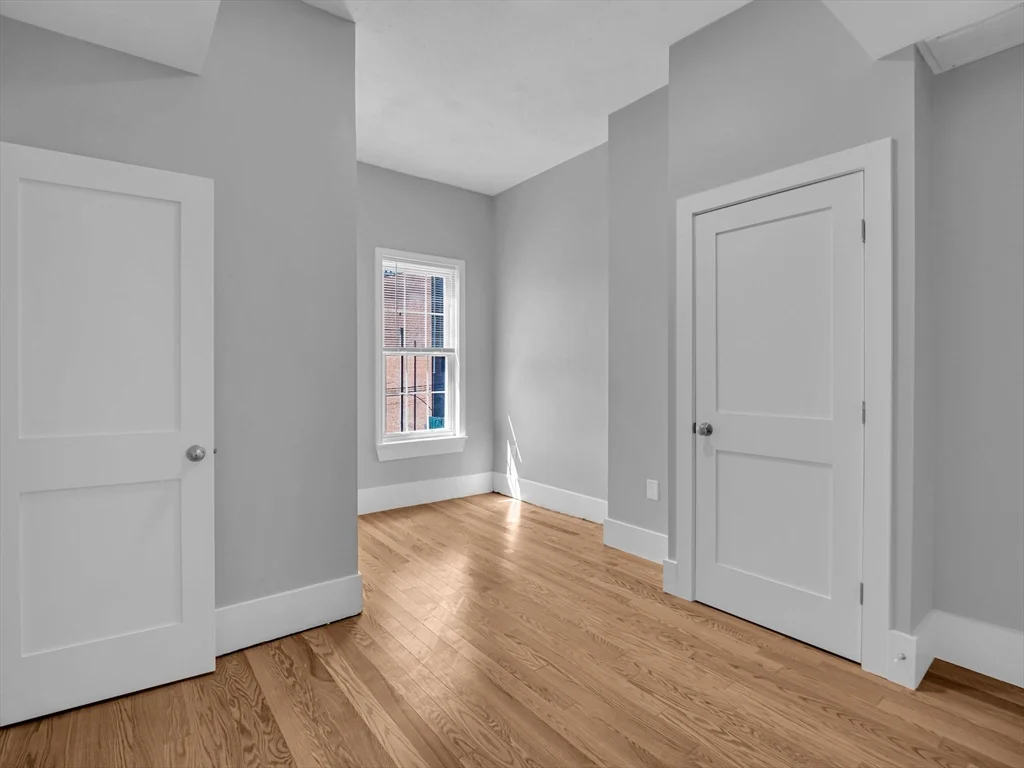 6 bed, 2.5 bath apartment for rent at 167 West 3rd St Unit 1, South Boston — photo 9 of 10