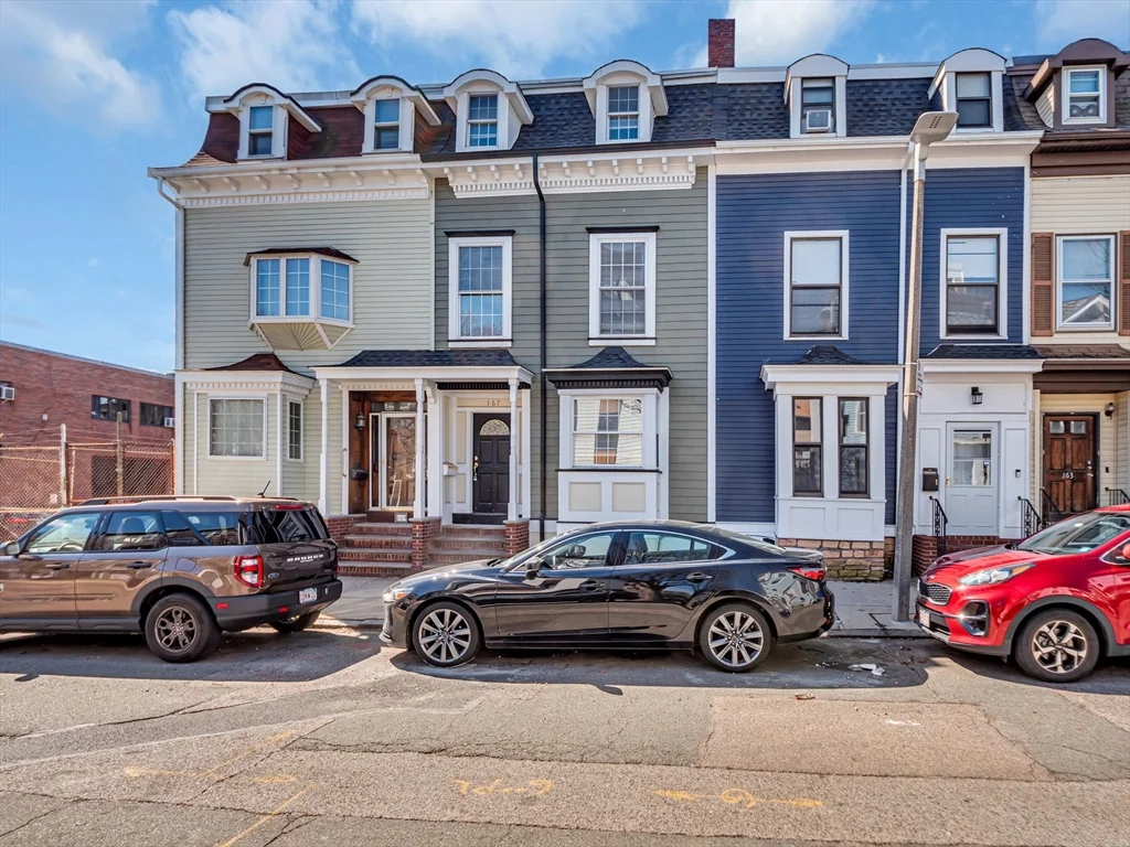 6 bed, 2.5 bath apartment for rent at 167 West 3rd St Unit 1, South Boston — photo 5 of 10