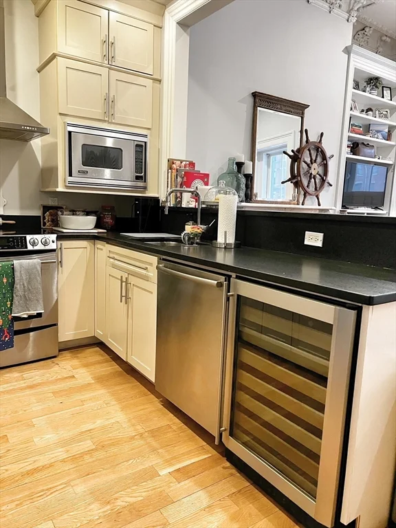 2 bed, 1 bath apartment for rent at 1670 Washington St Unit 2, South End — photo 10 of 24