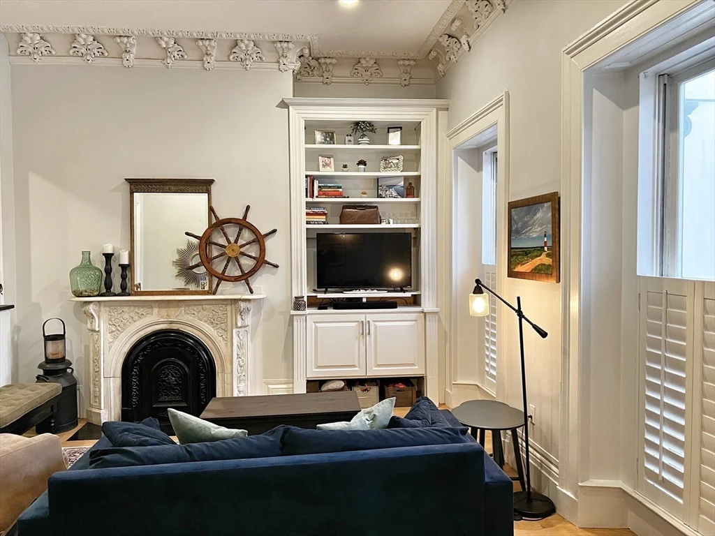 2 bed, 1 bath apartment for rent at 1670 Washington St Unit 2, South End — photo 6 of 24
