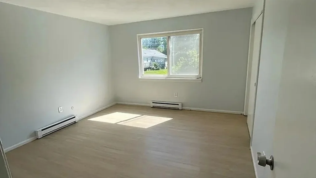 2 bed, 1 bath apartment for rent at 1671 Main St Unit 7, Leicester — photo 6 of 7