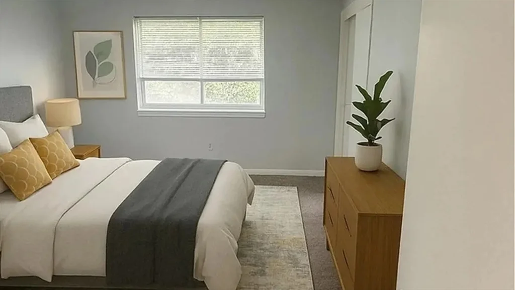 2 bed, 1 bath apartment for rent at 1671 Main St Unit 7, Leicester — photo 3 of 7