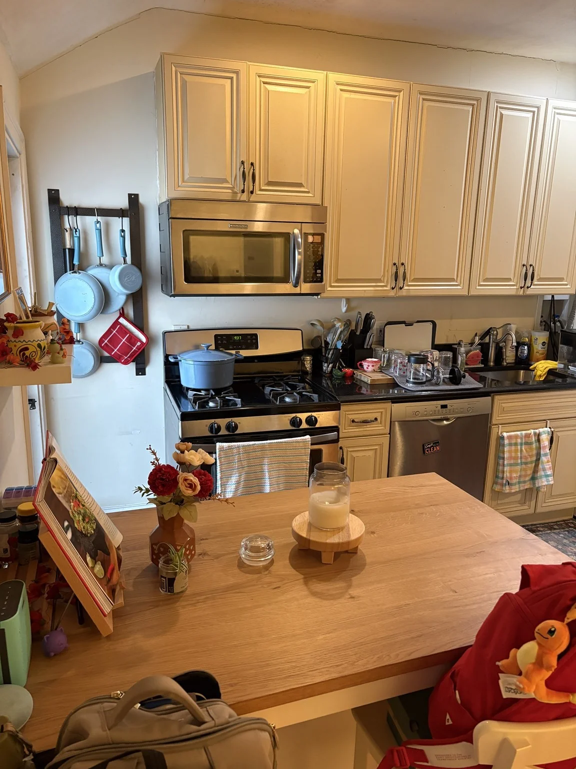 1 bed, 1 bath apartment for rent at 1672 Beacon St Unit 3B, Washington Square — photo 1 of 5