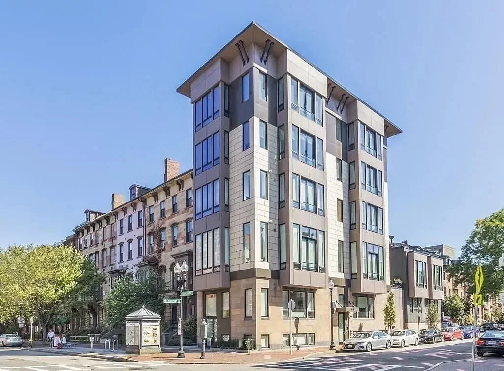 1 bed, 1 bath apartment for rent at 1672 Washington St Unit 301, South End
