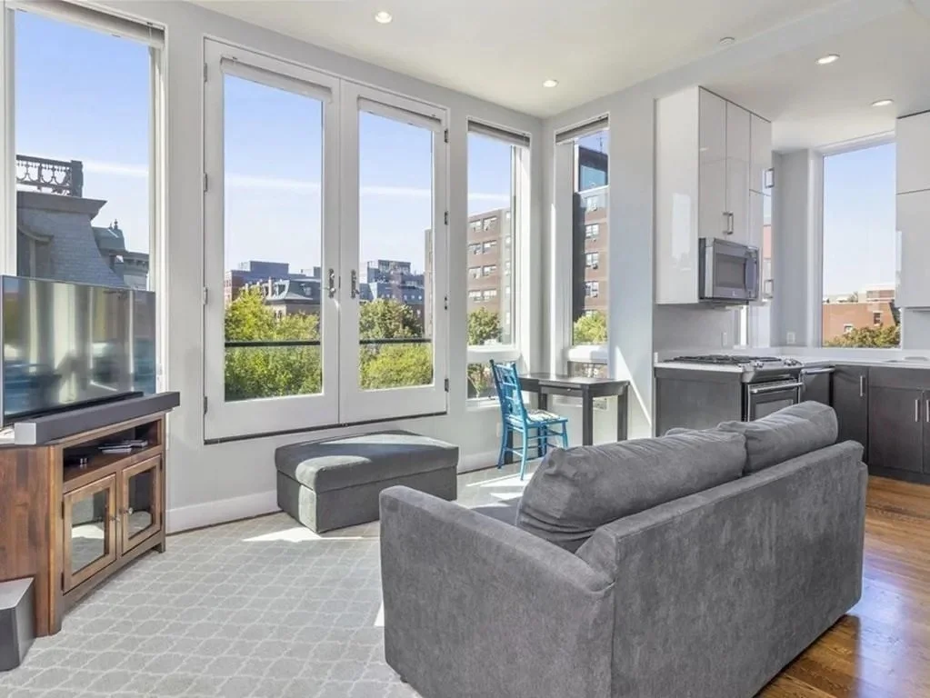 1 bed, 1 bath apartment for rent at 1672 Washington St Unit 301, South End — photo 4 of 6