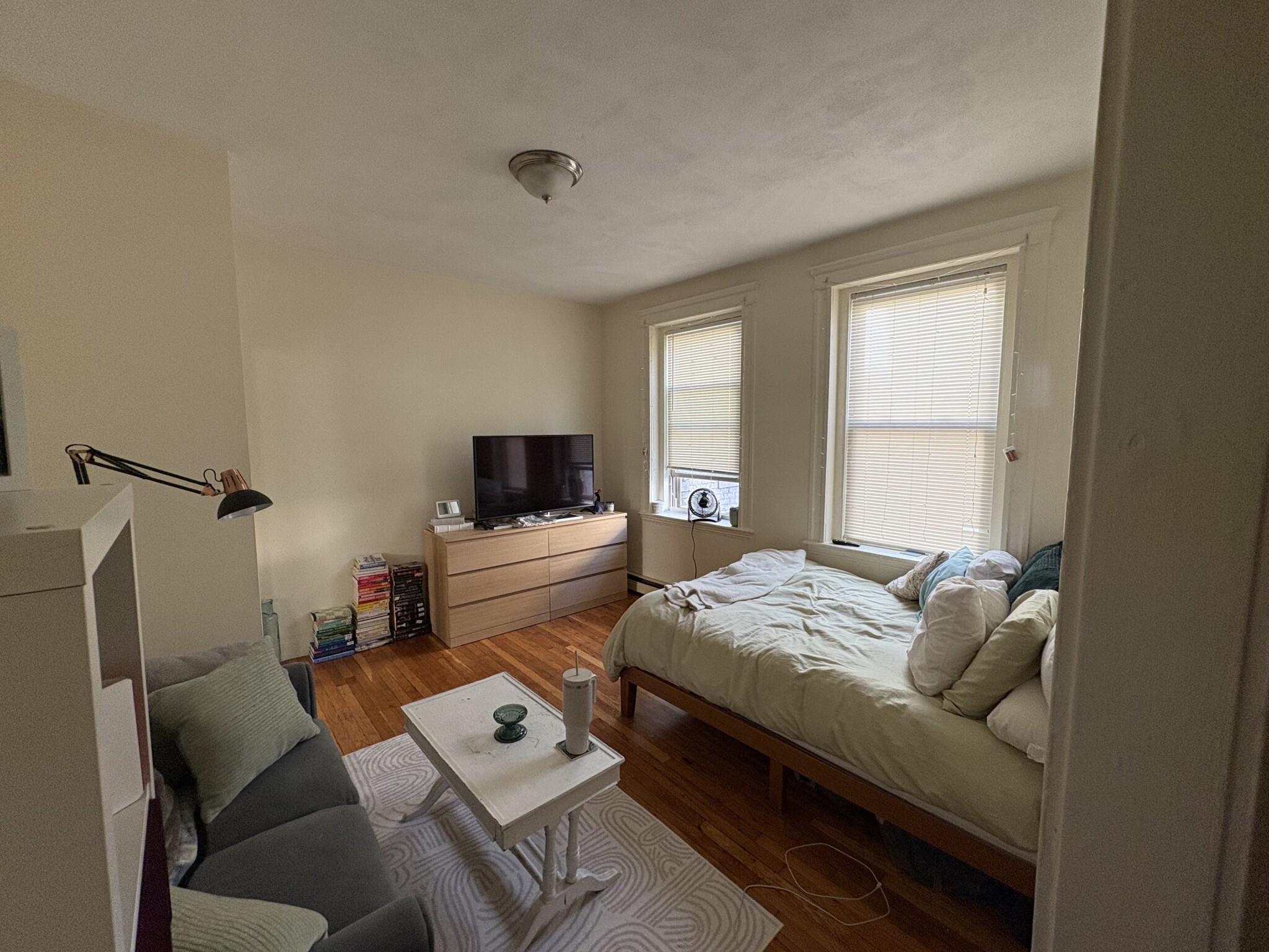Studio bed, 1 bath apartment for rent at 1673 Commonwealth Ave Unit 14A, Brighton — photo 2 of 5