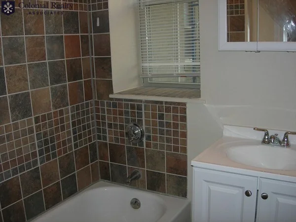 1 bed, 1 bath apartment for rent at 1673 Commonwealth Ave Unit 4, Brighton — photo 4 of 12