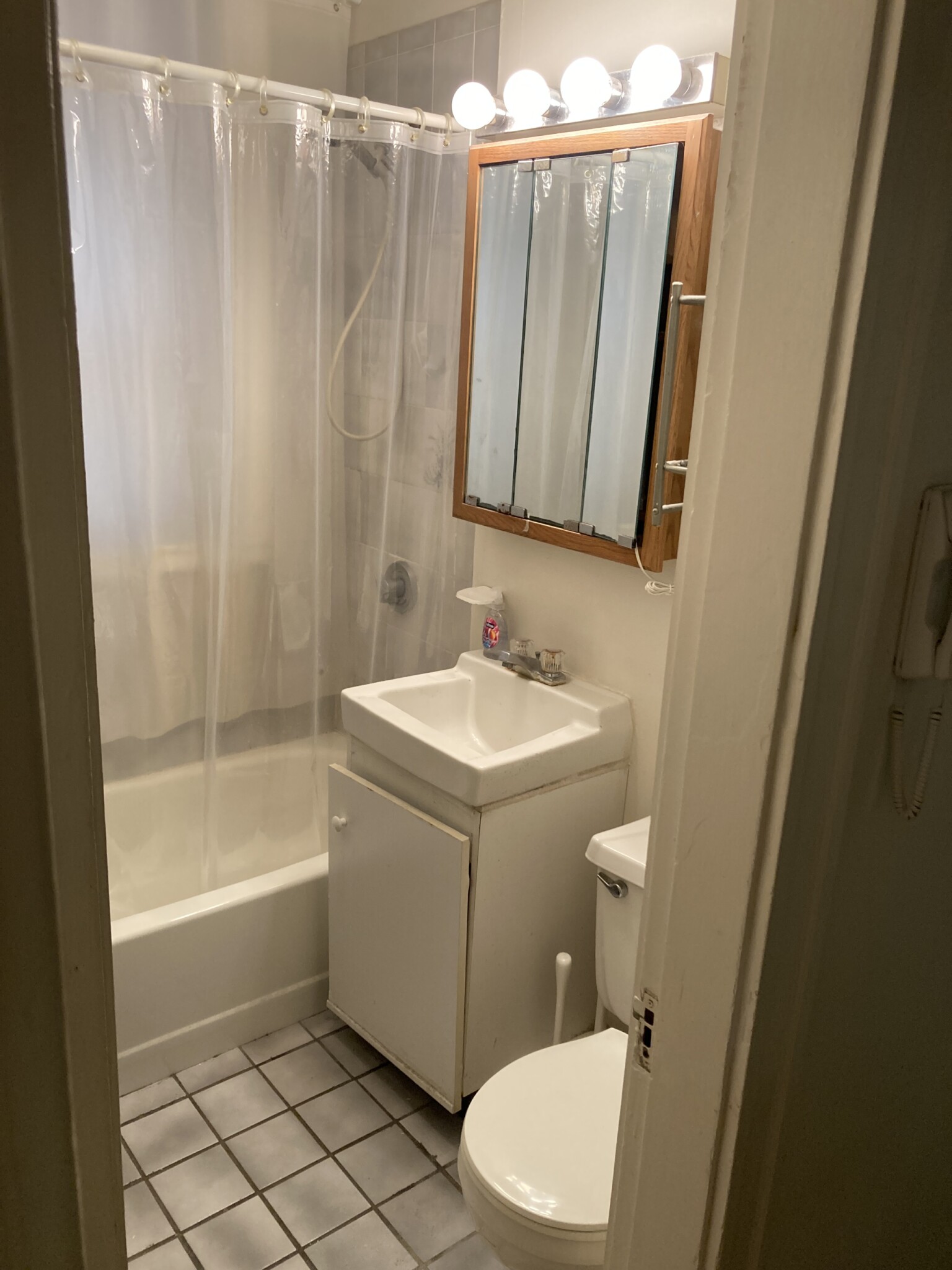 Studio bed, 1 bath apartment for rent at 1673 Commonwealth Ave Unit 8, Brighton — photo 5 of 5