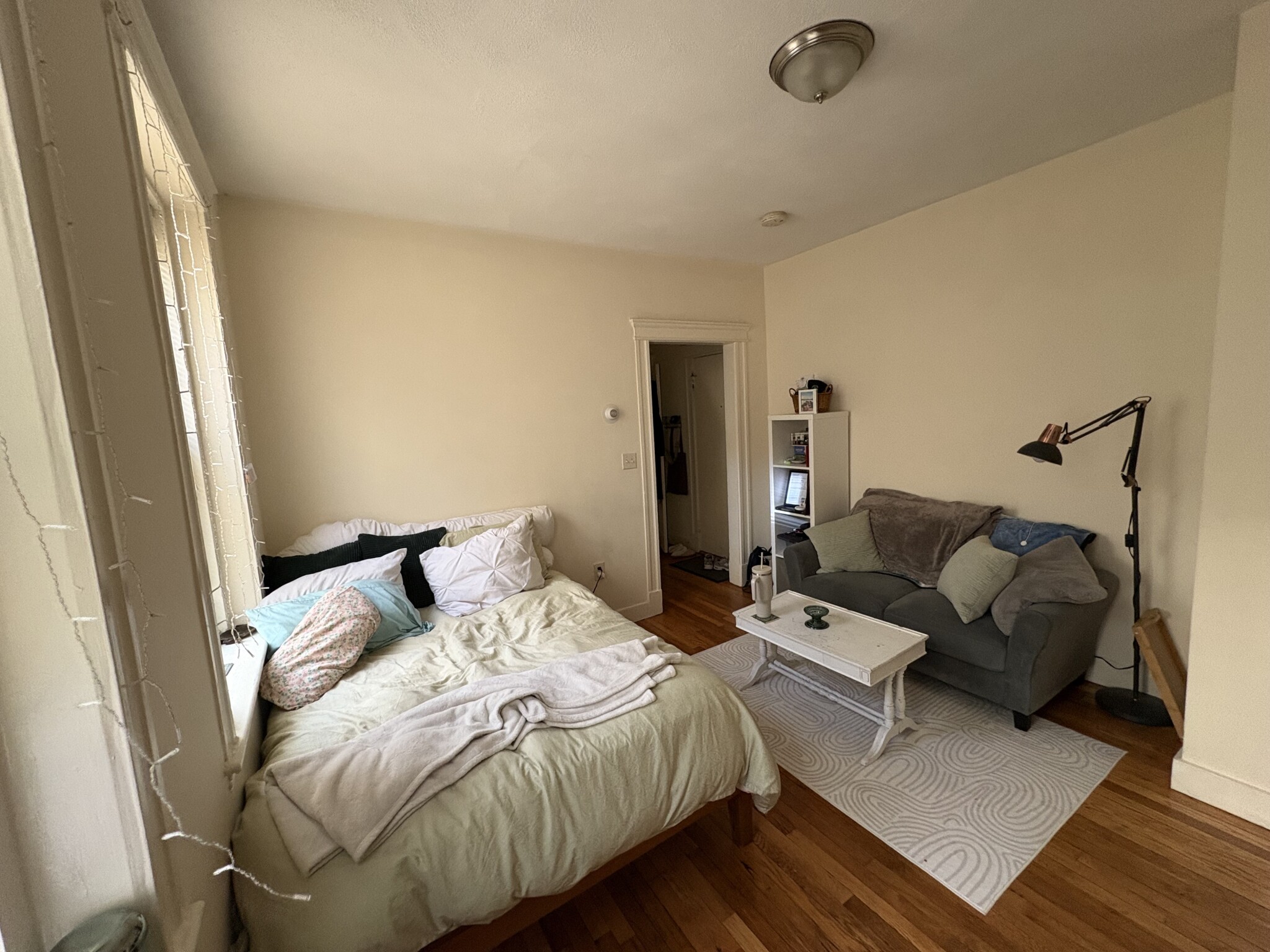 Studio bed, 1 bath apartment for rent at 1673 Commonwealth Ave Unit 8A, Brighton — photo 3 of 5
