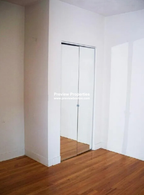 Studio bed, 1 bath apartment for rent at 1673 Commonwealth Ave Unit 8P, Brighton — photo 7 of 9