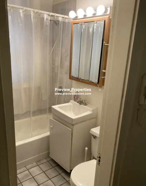 Studio bed, 1 bath apartment for rent at 1673 Commonwealth Ave Unit 8P, Brighton — photo 5 of 9