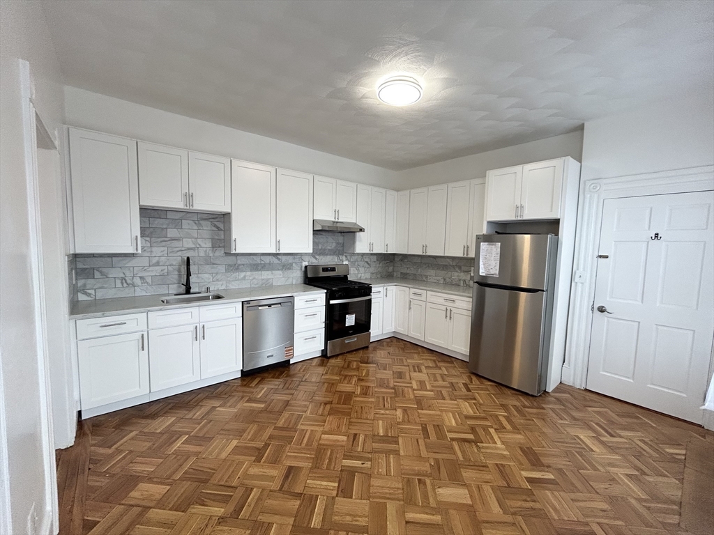 3 bed, 2 bath apartment for rent at 1675 Dorchester Ave Unit 2, Boston — photo 2 of 19