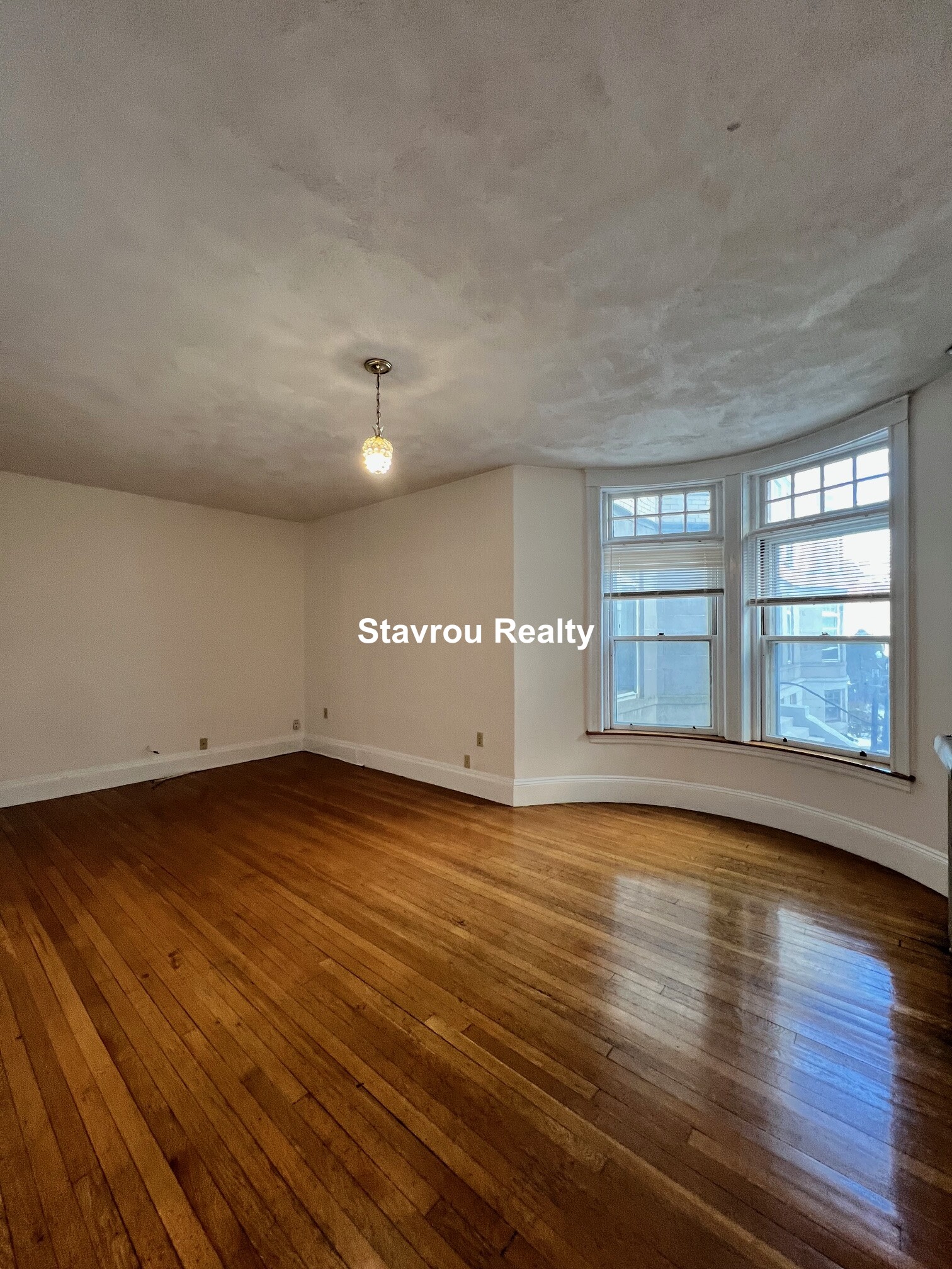 4 bed, 2 bath apartment for rent at 1677 Beacon St Unit 2, Aspinwall Hill — photo 1 of 51