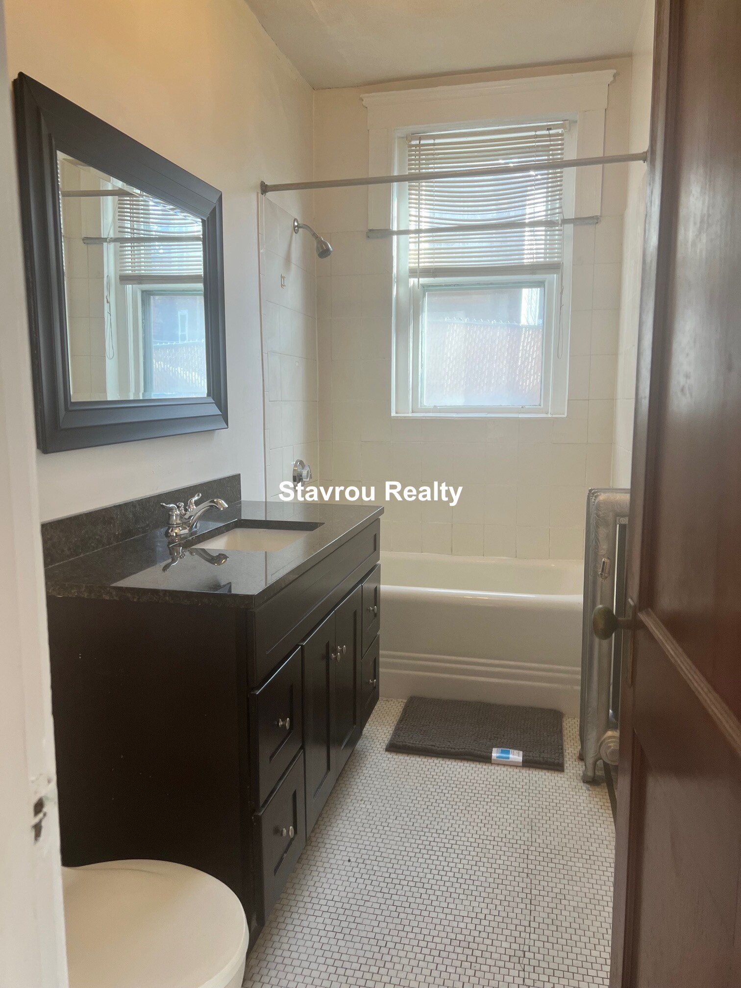 4 bed, 2 bath apartment for rent at 1677 Beacon St Unit 2, Aspinwall Hill — photo 12 of 51